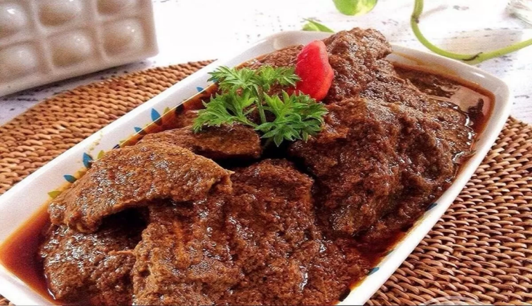 Rahasia Daging Rendang Empuk dengan Bumbu Meresap